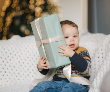 ❄️ Игра и развитие вкъщи през зимата за деца 0–3 години – идеи, движение и спокойствие (2025)